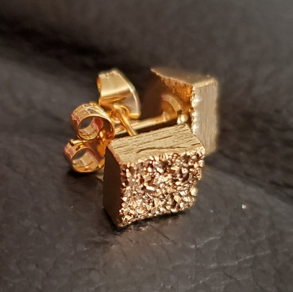 New 8mm Square Agate Druzy Geode Gold Stud Earrings. - Picture 4 of 10